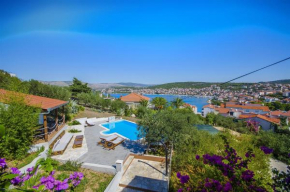  Apartment Piveta  Трогир